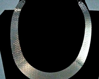 bib necklace online Silver-tone Hammered Look Bib Necklace Bib Choker - Pre-owned