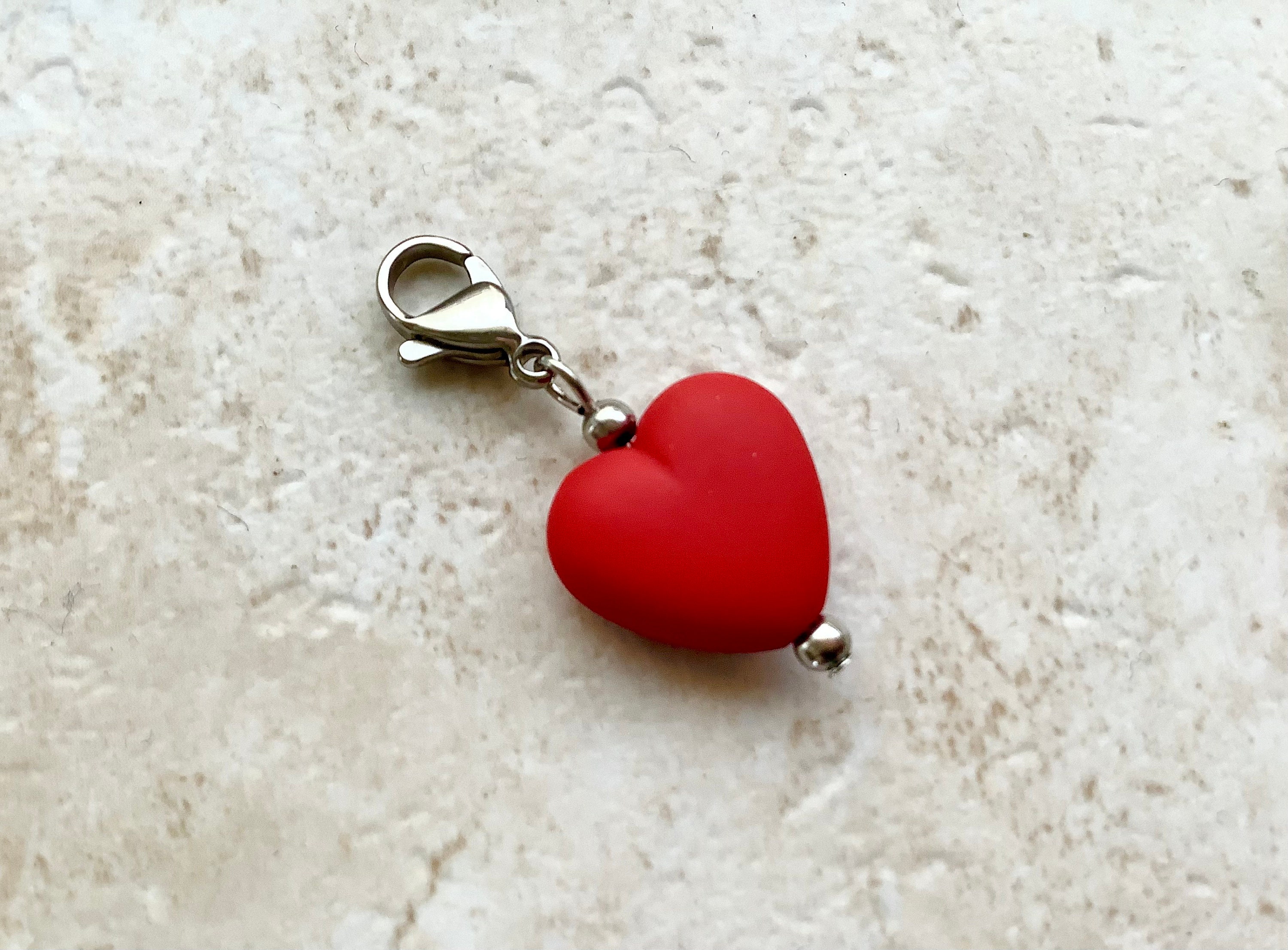 DANFORTH – Florentine Heart Zipper Pull Charm, Heart Shaped Clip-on  Accessory for Purse, Backpack, Bag & Coat, Romantic Fine Pewter Gift,  Handcast In