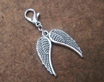 Doppel Engel Flügel Charm mit Clip auf Karabiner Verschluss für Schmuck Geldbörsen Bücher Taschen und mehr Tibetisches Silber, Memory Charm, Stocking Stuffers