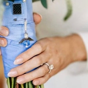 Un ange pour la mariée, quelque chose de bleu, bouquet de mariage charme w / carte robe de mariée ange, ange gardien, perles de verre, ange pour épingle de mariée image 2