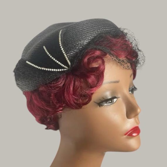 1950s Crescent Hat: Beaded Velvet Acetate Veil, Black Formal  display picture 1