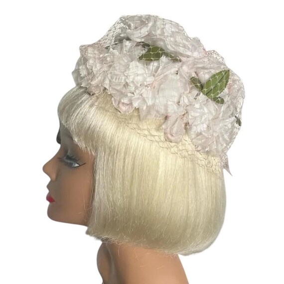 Vintage 1960s Floral Pillbox Hat: White Organza, Netting  display picture 1