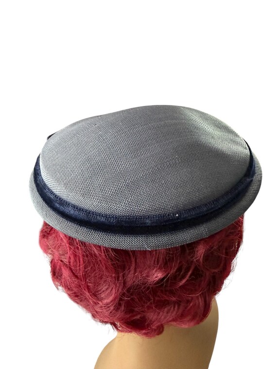 Vintage 1940s Navy Blue Straw Hat with Velvet Bow - image 8