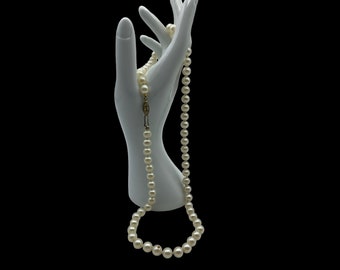 Vintage Faux Pearl Necklace: Single Strand Costume Jewelry