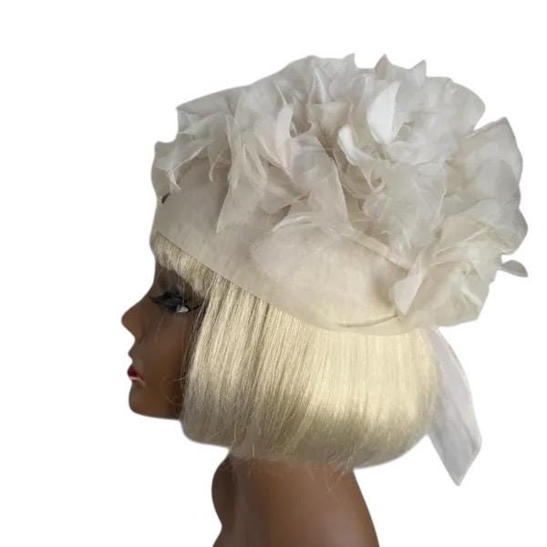 Vintage 60s Chiffon Petal Turban Hat - White Floral Wedding  display picture 1