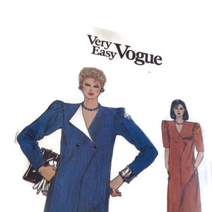 Very Easy Vogue Sewing Pattern Loose Fitting Straight Dress 1980&#39;s Size 10 Mid Century Fashion