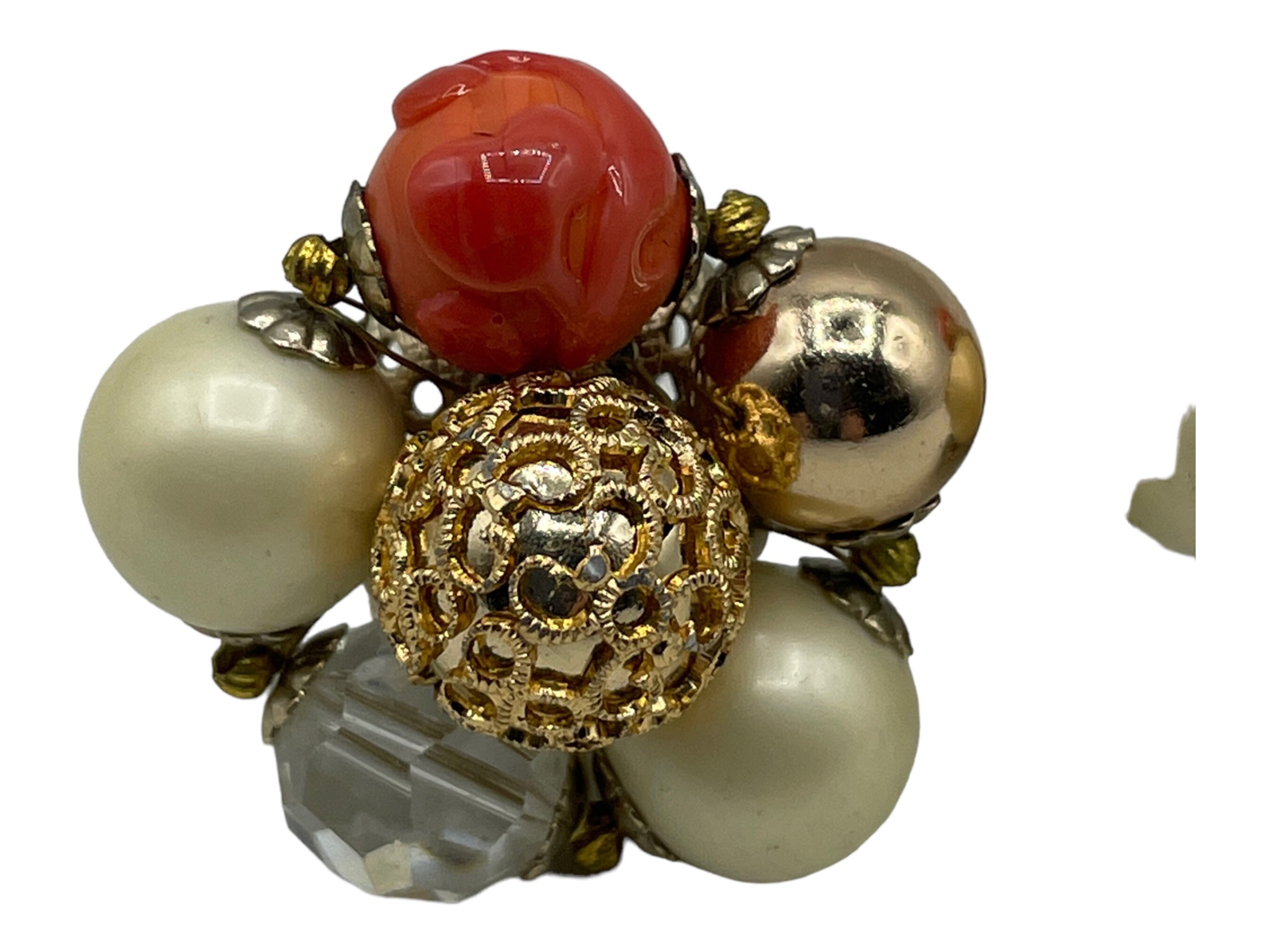 Boucles D'oreilles Clips Vintage Dorées Avec Perles - Marque VOGUE Bijoux - Bon état