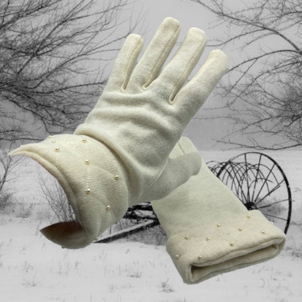 NOS Ladies Vintage Grandoe Wool Gloves, White with Quilted and Beaded Cuffs, Angora, Size 7 1/2- 8, Winter Dress Gloves, New Old Stock