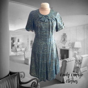 Vintage 1960s Day Dress, Berkshire B-Tween Size,  60s Casual Floral Dress with Paisley