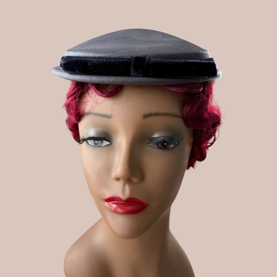 Vintage 1940s Navy Blue Straw Hat with Velvet Bow Vintage 1940s Navy Blue Straw Hat With Velvet Bow - Etsy main image 2