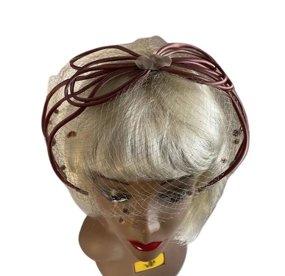 Vintage 1960s Brown Satin Fascinator Hat With Flocked Veil  display picture 3