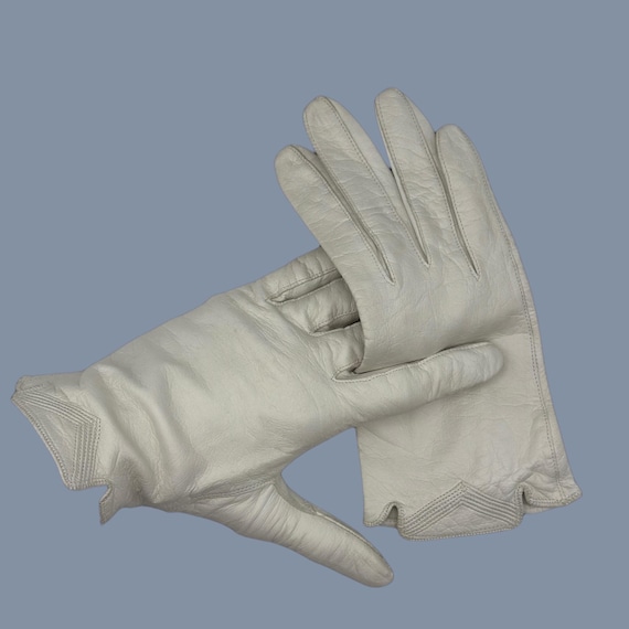 Vintage 1950s 1960s Aris Kid White Leather Gloves, Wrist Shortie Length Cocktail Gloves