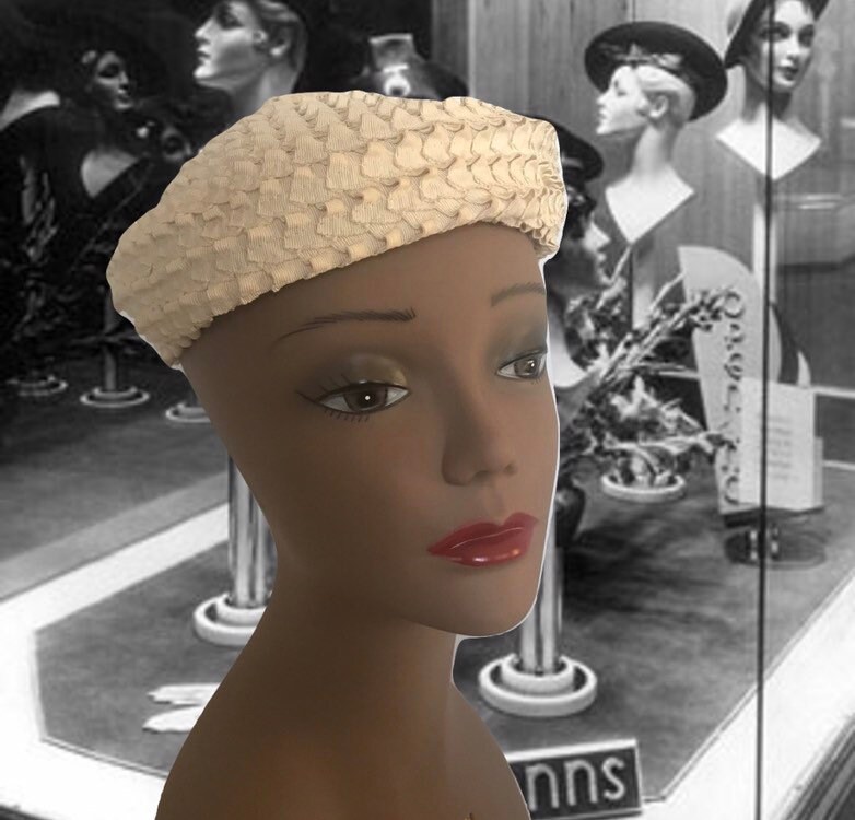 Vintage Grosgrain Ribbon Beret: Cream Knubby Slouchy Hat Vintage Grosgrain Ribbon Beret: Cream Knubby Slouchy Hat  main image 2