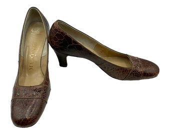 Vintage 1960s Heels, Alligator Pumps, Marquise Brown Leather Shoes for Women, Mid Century Footwear, Leather Soles