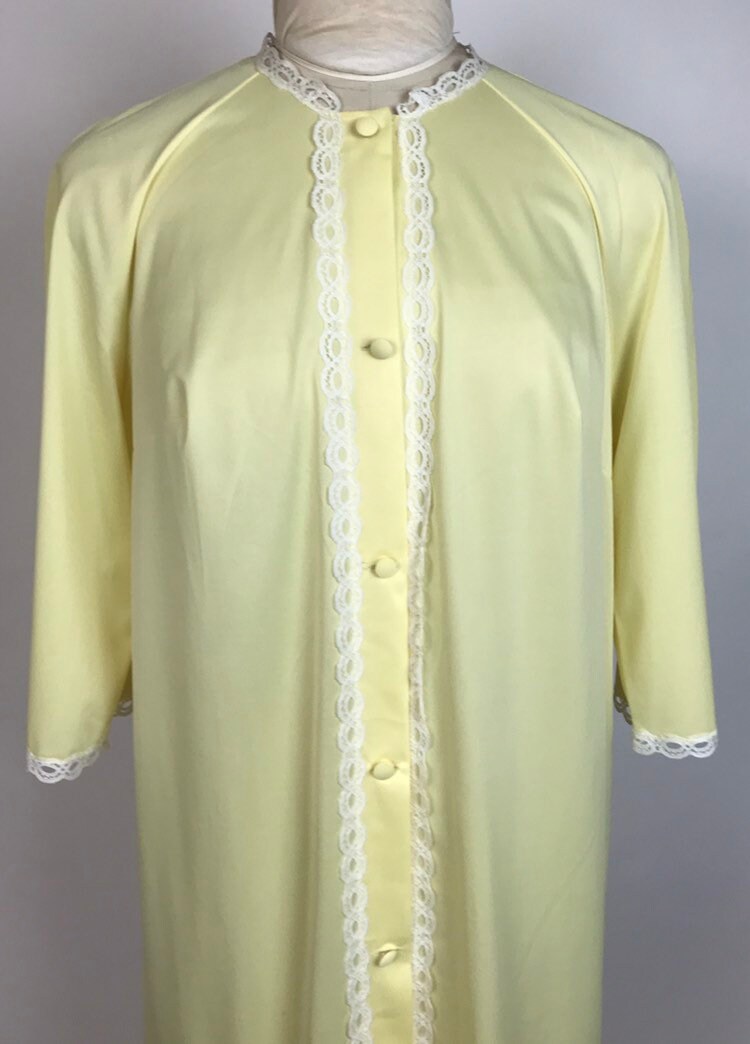 Vintage 1960s Robe Vanity Fair Yellow Nylon With Lace Trim - Etsy
