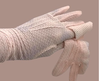 Vintage 60-tals rosa nylonhandskar: Formella handskar över handleden