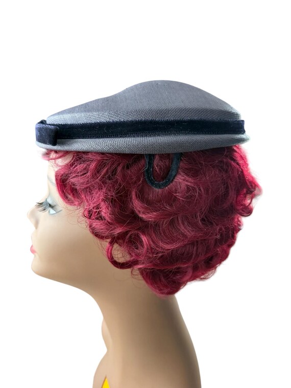Vintage 1940s Navy Blue Straw Hat with Velvet Bow - image 7