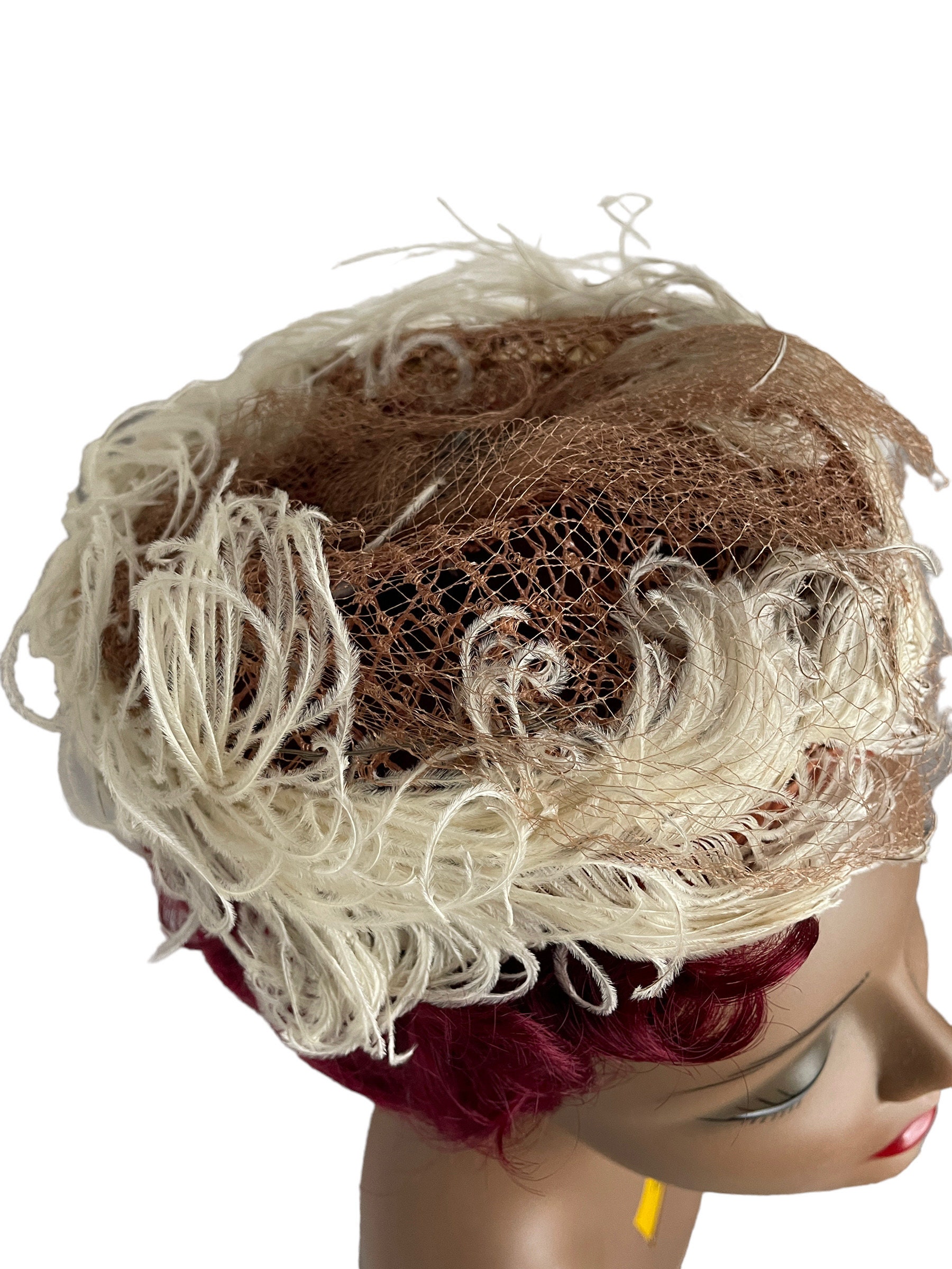 Vintage 1950s Ostrich Feather Pillbox Hat: Mid Century  display picture 3