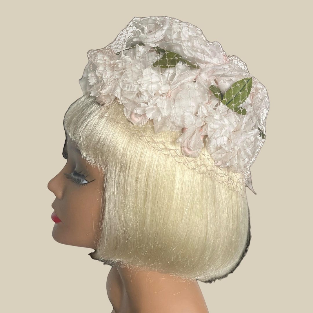 Vintage 1960s White Organza Flower Millinery Netting Pill Box Hat Vintage 1960s White Organza Flower Millinery Netting Pill  main image 4