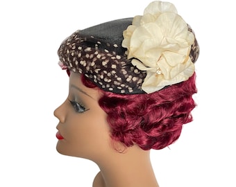 Vintage Wilshire Pink Sequined Thread Hat With Navy Blue  display picture 2