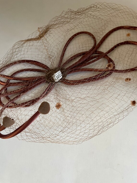 Vintage 1960s Brown Satin Fascinator Hat With Flocked Veil  display picture 3
