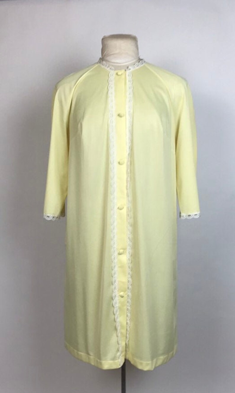 Vintage 1960s Robe Vanity Fair Yellow Nylon With Lace Trim - Etsy