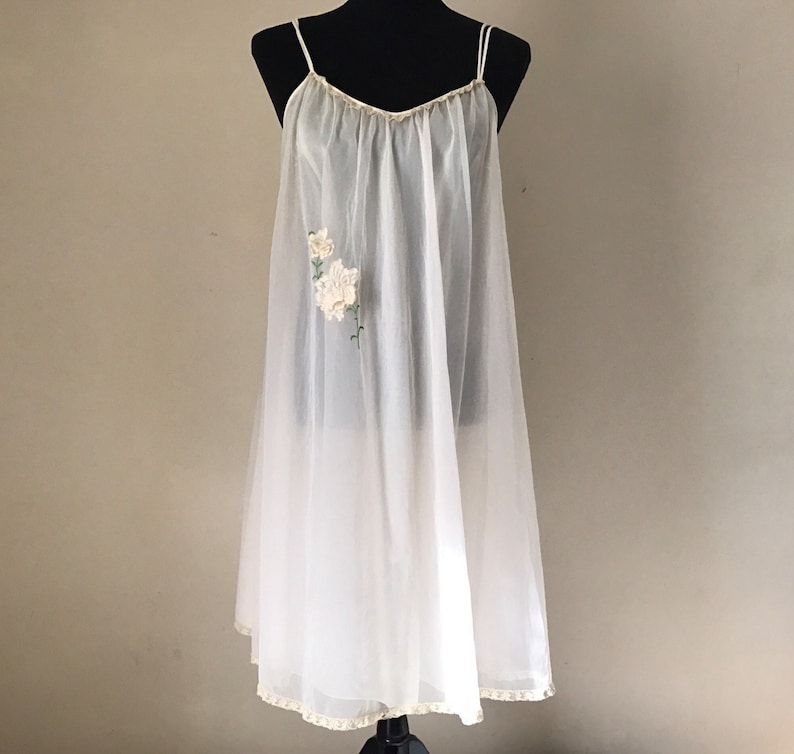 Vanity Fair Robe Goddess Pale Pink Chiffon Boudoir Vintage Negligee Set Peignoir Nightgown Two Piece with Lace Flowers