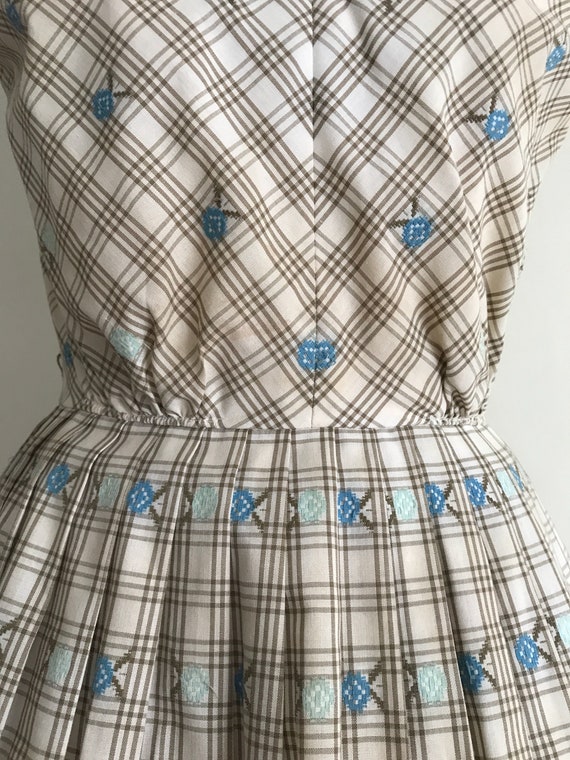 Vintage 1950s Cotton Dress, Sleeveless, Full Skir… - image 9