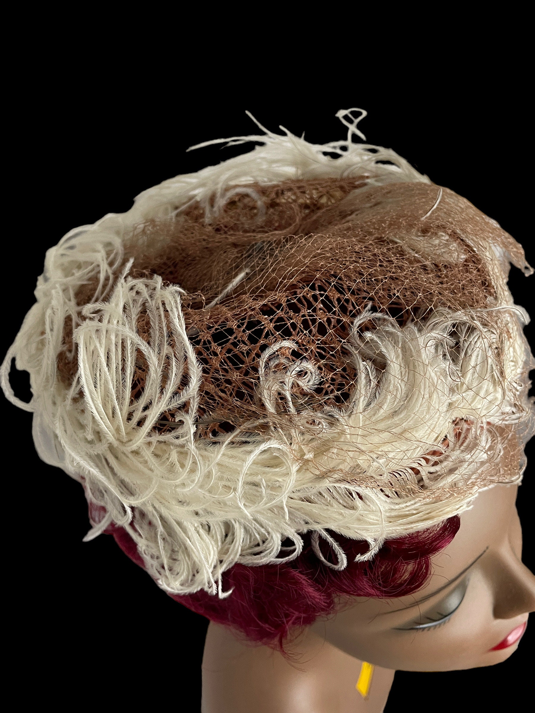 Vintage 1950s Ostrich Feather Pillbox Hat: Mid Century  display picture 1