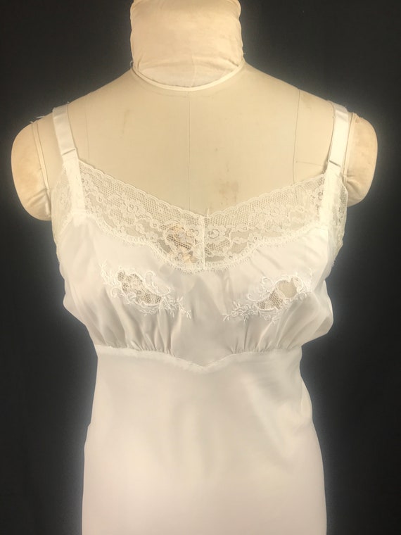 Vintage Lingerie White Full Slip, Barbizon Acclai… - image 3