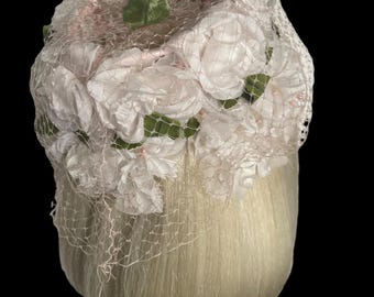 Vintage 1960s Floral Pillbox Hat: White Organza, Netting  display picture 2