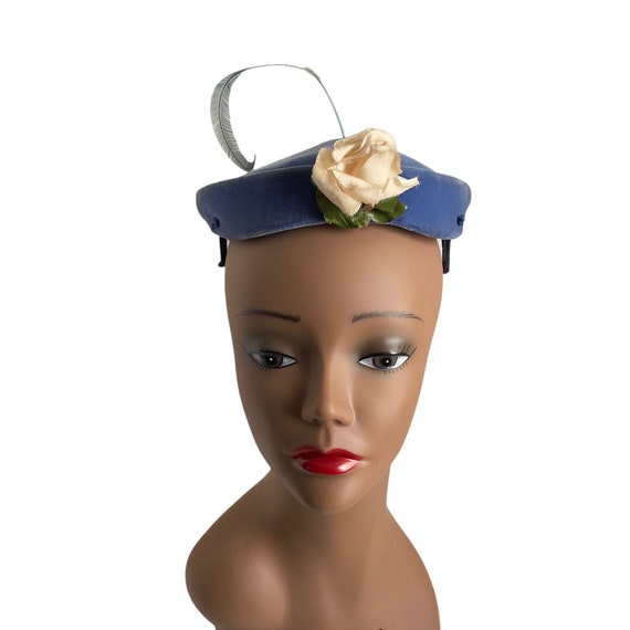 Vintage 1950s Ladies Hat with Feather, Blue Velve… - image 7