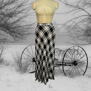 Vintage 1980s Long Pleated Skirt, Black and White Plaid, Gold Lurex Threads, Maxi Skirt, Floor Length Skirt, Wool Texture