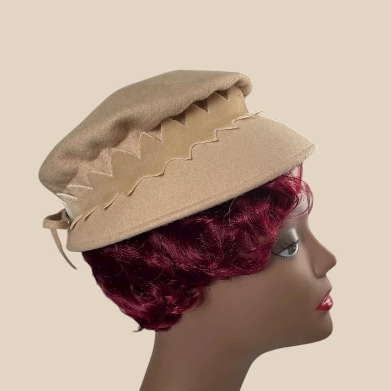 1940s Glenover Wool Felt Cloche Hat: Vintage Tan Velvet Band