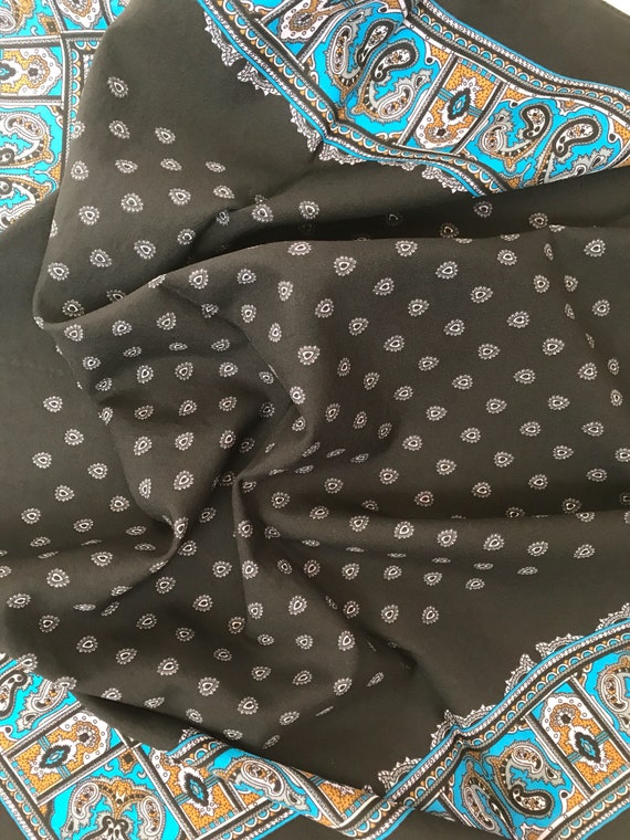 Foulard élégant Ted Lapidus Paris - Rouge - Grand Modèle Pour Femme - Neuf Sans étiquette