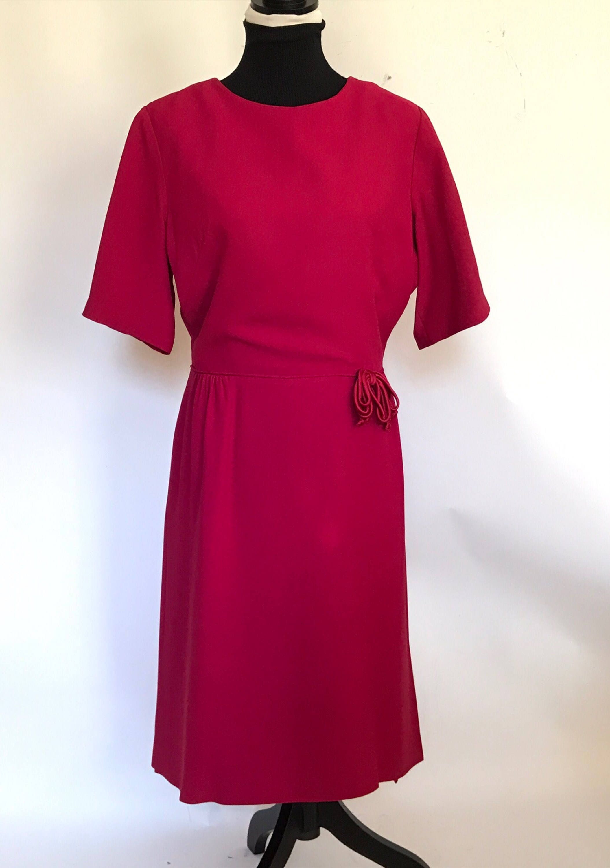 Vintage 1950s Sheath Red Crepe Day Dress With Short Sleeves | Etsy Canada