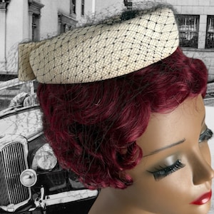 Vintage 1960s White Pillbox Hat with a Veil and Bow, Acetate Straw, Back Bow, Black Veil, Wedding, Cocktail, Fascinator
