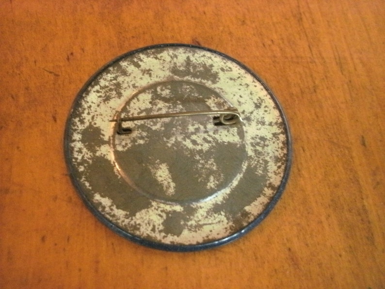 Vintage 1832 IBCA International Baby Chick Association Convention Milwaukee Metal Pinback Souvenir2.25 Diameter