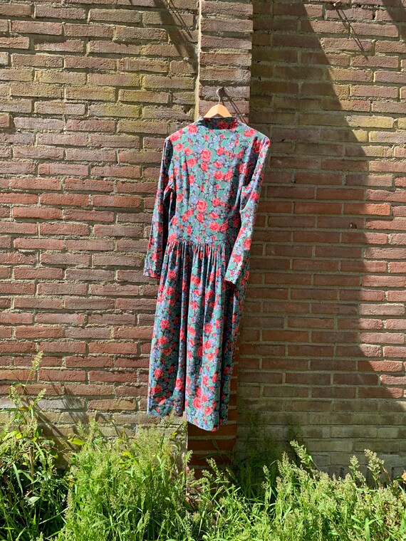 Vintage Laura Ashley dress - image 9