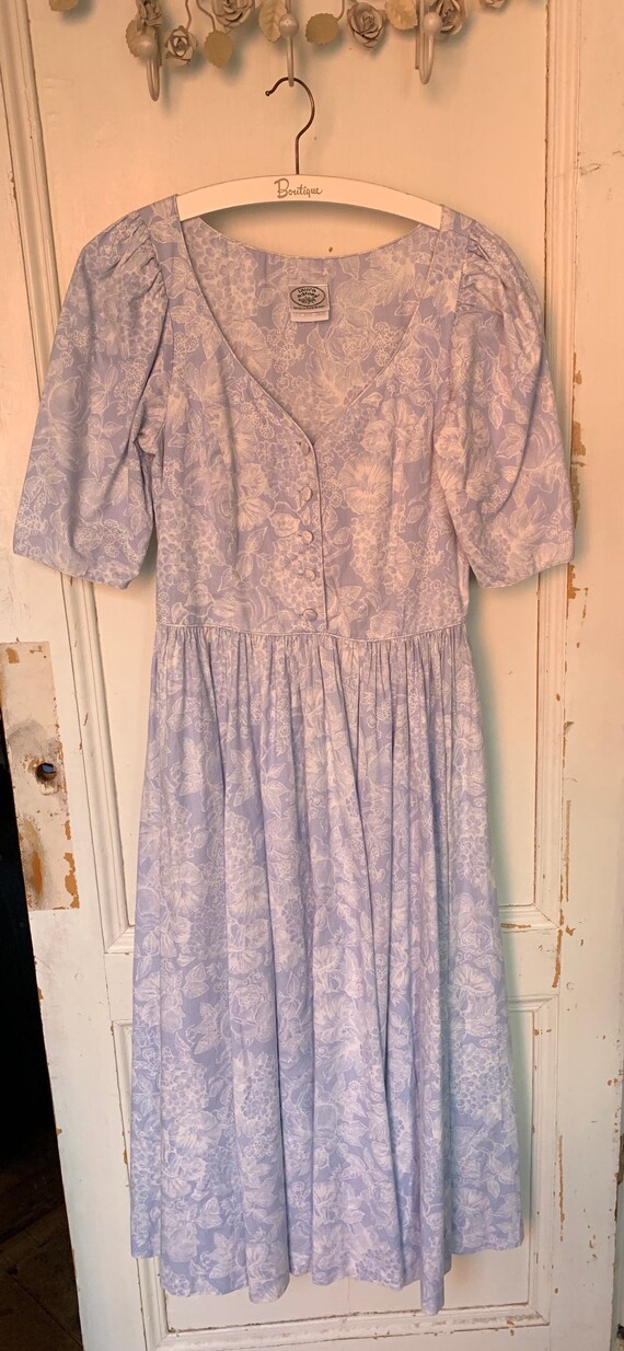 Vintage dress by Laura Ashley, 40s style