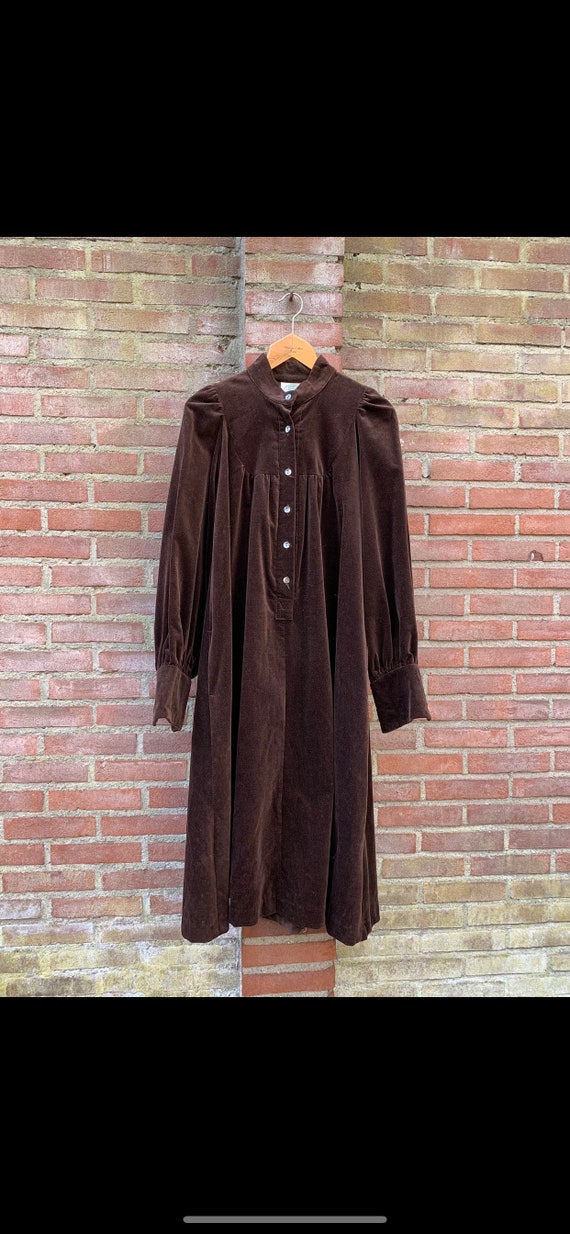 Vintage brown velvet Laura Ashley dress - image 4