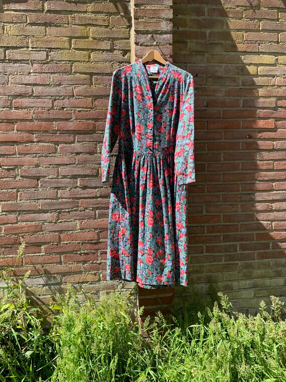 Vintage Laura Ashley dress - image 4