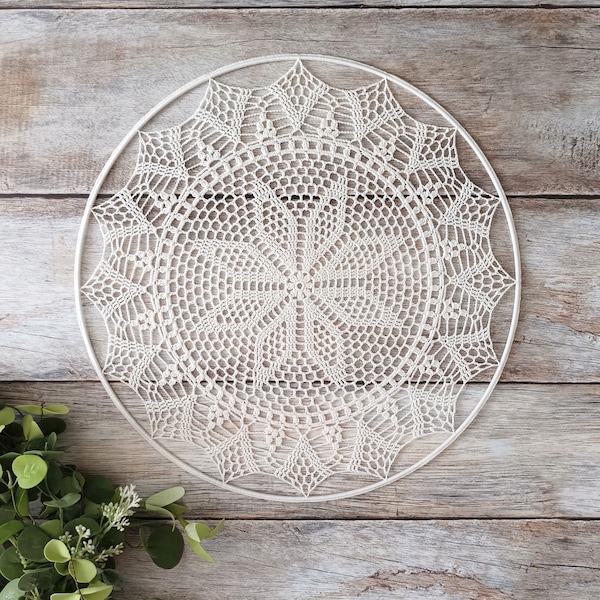 Häkelspitze Wandbehang, Mandala Sonnenfänger, Fensterdeko, Häkeldeckchen Wanddeko, Häkeldeckchen Wanddeko, Wanddekoration 30 cm