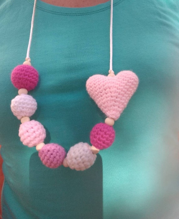 Collar De Lactancia De Crochet Tipo Para Bebe En Rosa Con Corazón