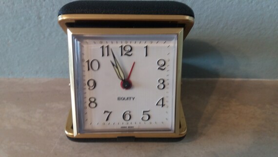 Reloj despertador mecanico de viaje vintage. Marca EQUITY HONG KONG Etsy Mexico
