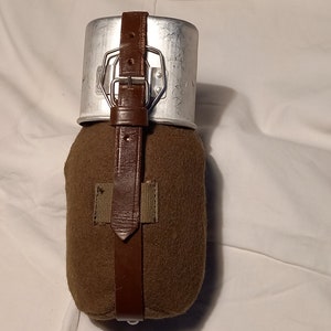 Gourde vintage Army en aluminium avec tasse - NOUVEAU