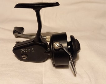 Vintage MITCHELL 300 Spinning Spin Fishing Reel.made in FRANCE 