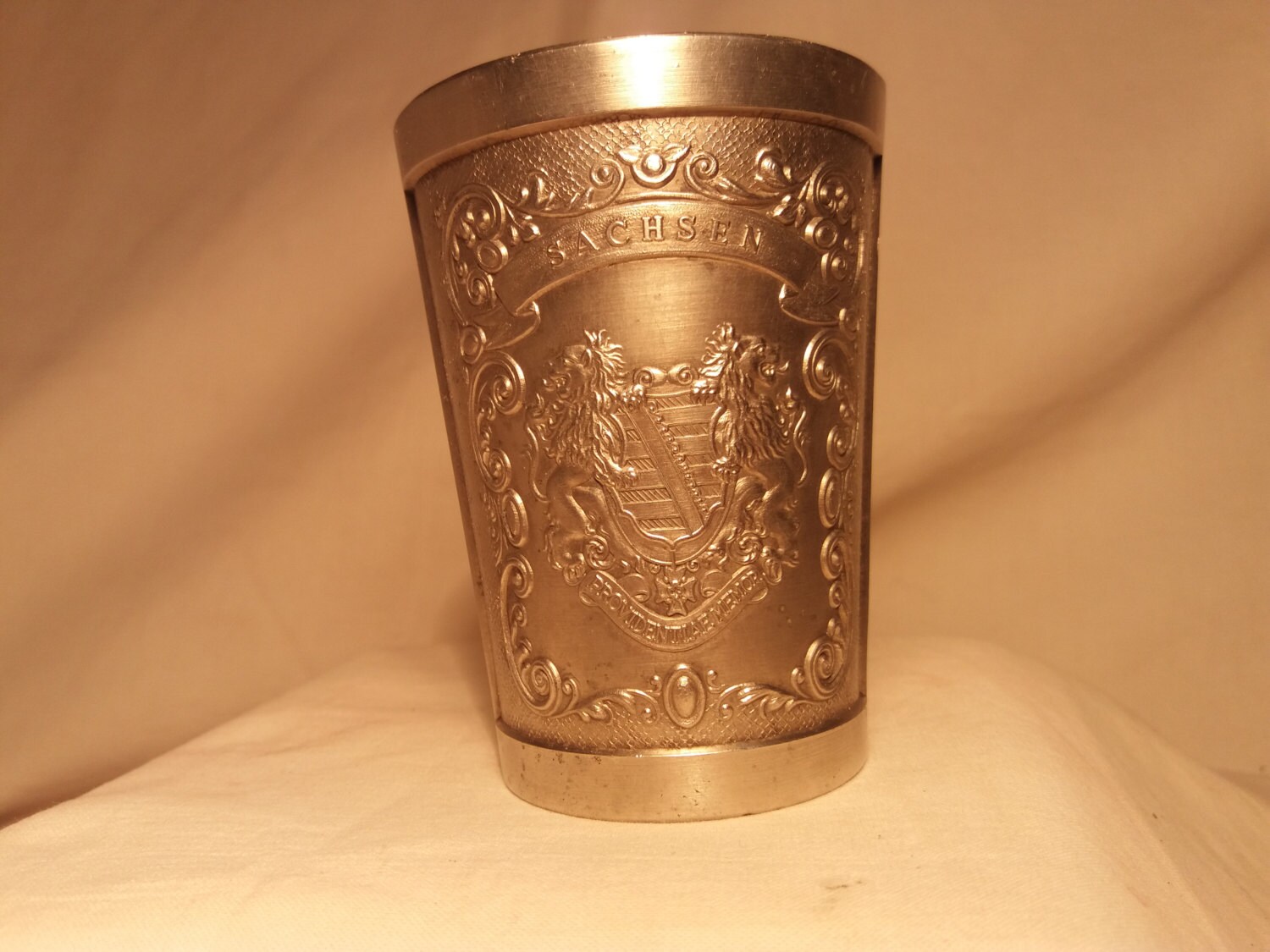 Vintage Metal Cup ,,KUNST und GEWERBERING- SACHSEN- 95 % Zinn''
