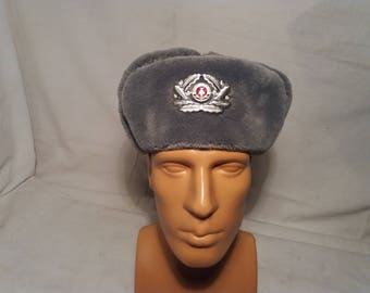 オリジナル東ドイツ軍将校用冬用帽子 防寒用 ウシャンカ フェイク
