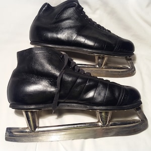 Vintage 1962&#39;s Black Leather Men&#39;s Skates Ice Hockey. Made in USSR